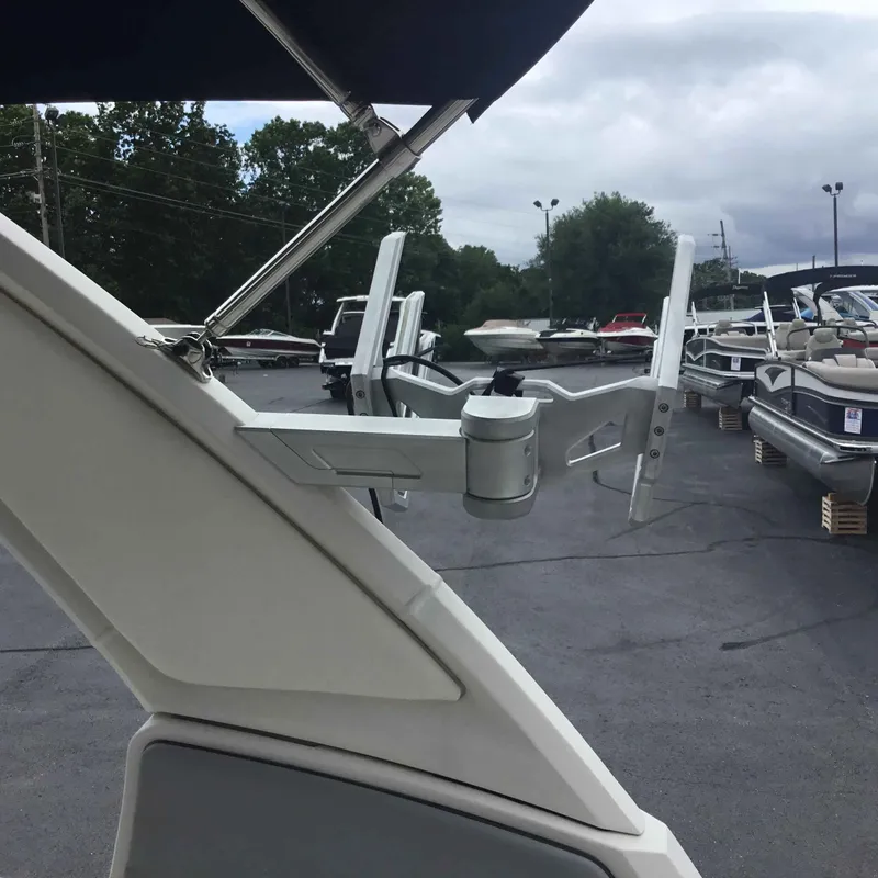 Slide: The Image of Chaparral 30 Surf 2024 - 16