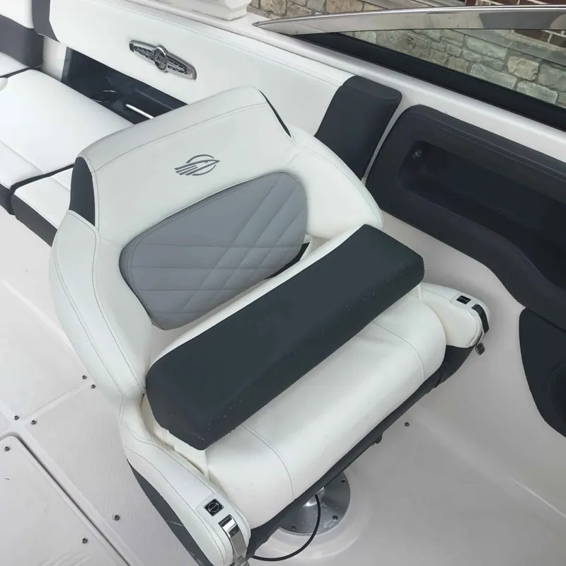 Slide: The Image of Chaparral 30 Surf 2024 - 20