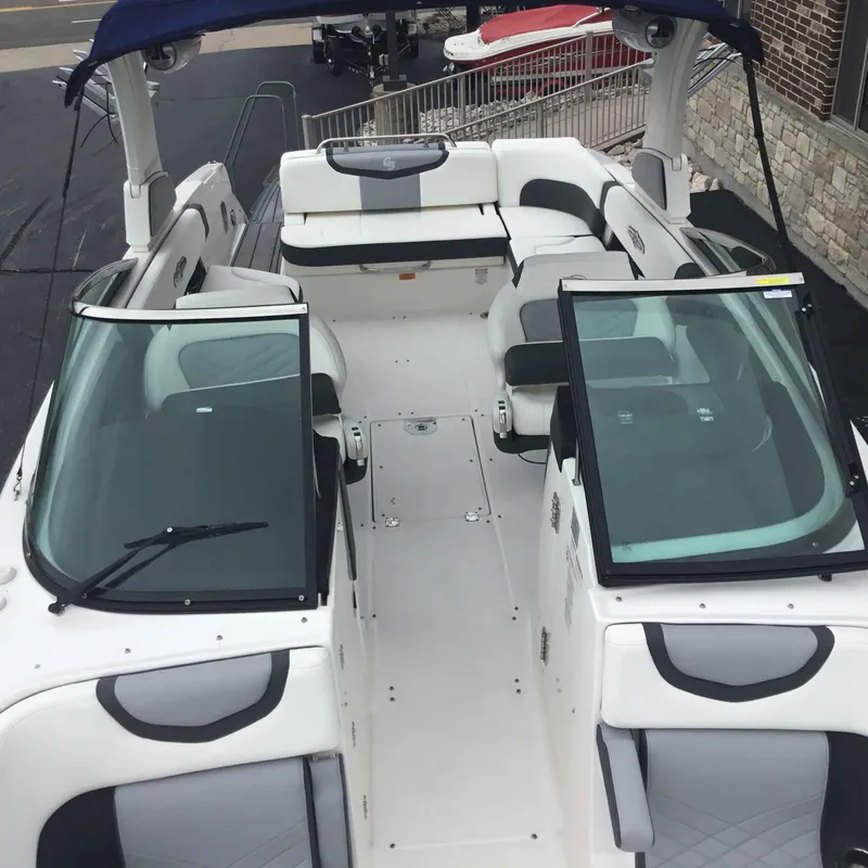 Slide: The Image of Chaparral 30 Surf 2024 - 31