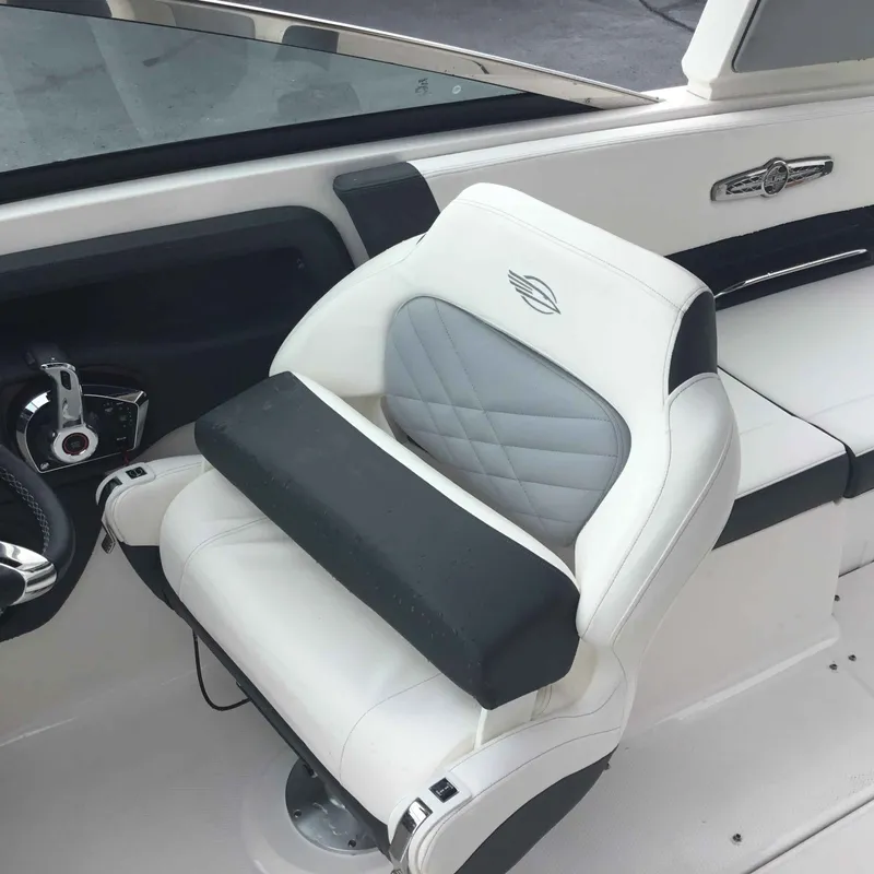 Slide: The Image of Chaparral 30 Surf 2024 - 22