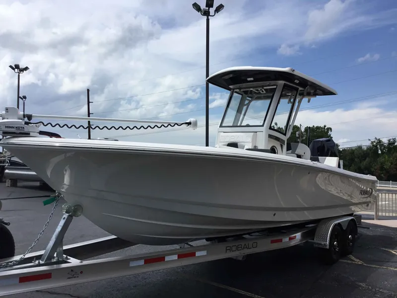 Slide: The Image of Robalo 266 Cayman 2025 - 4