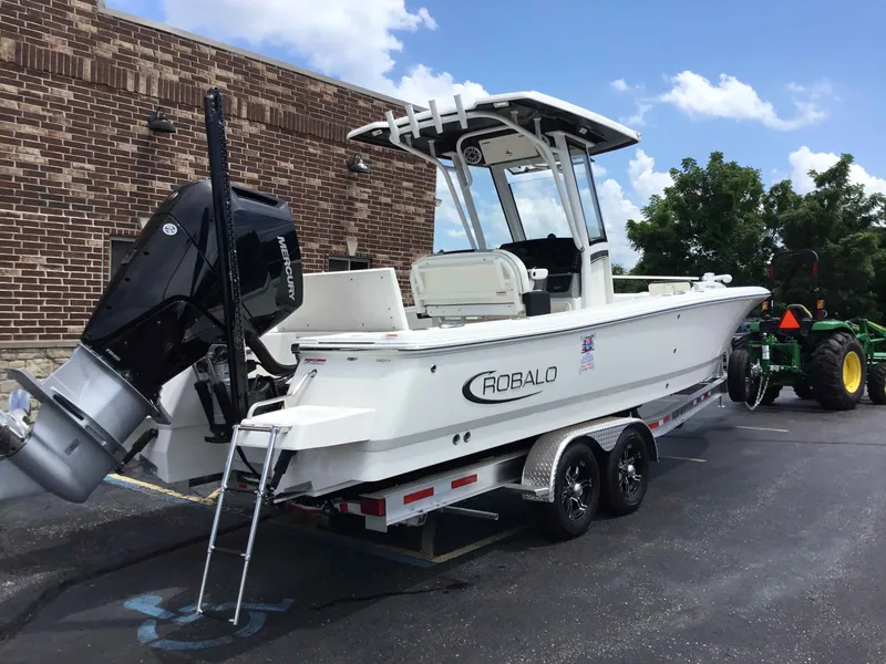 Slide: The Image of Robalo 266 Cayman 2025 - 2