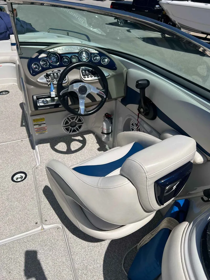Slide: The Image of Crownline Boats 252 EX 2009 - 7