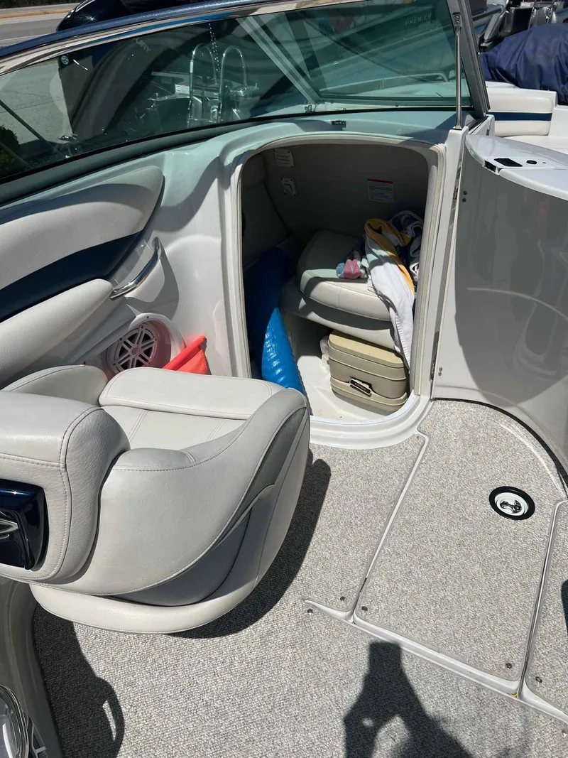 Slide: The Image of Crownline Boats 252 EX 2009 - 8