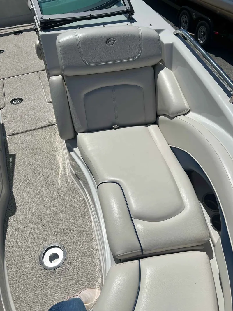 Slide: The Image of Crownline Boats 252 EX 2009 - 4