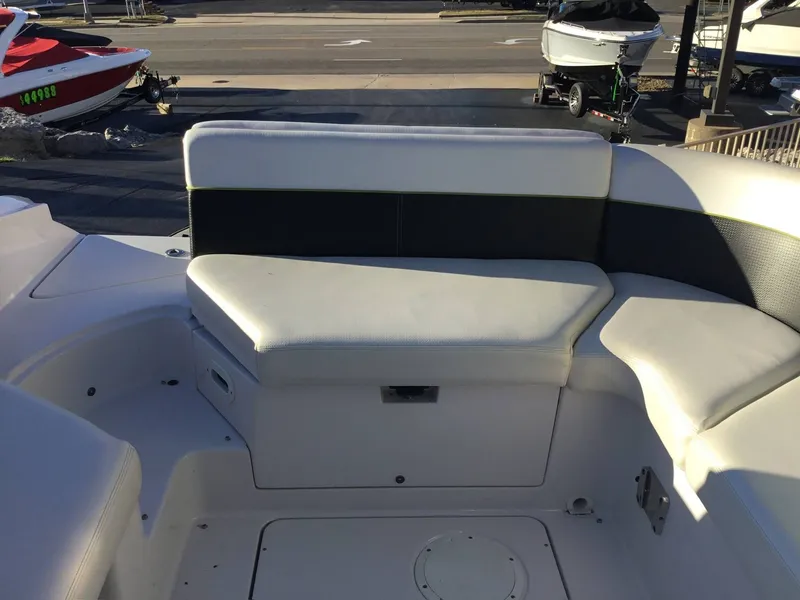 Slide: The Image of Four Winns SL 242 Surf 2016 - 14