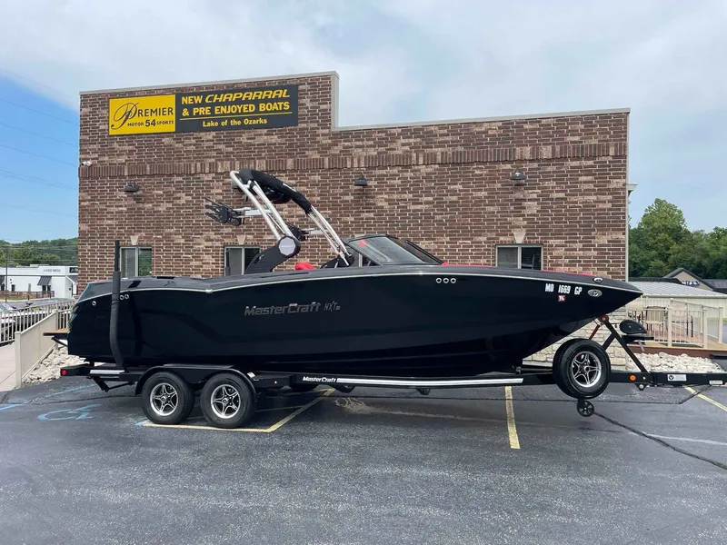 The Image of MasterCraft NXT24 2022 - 1