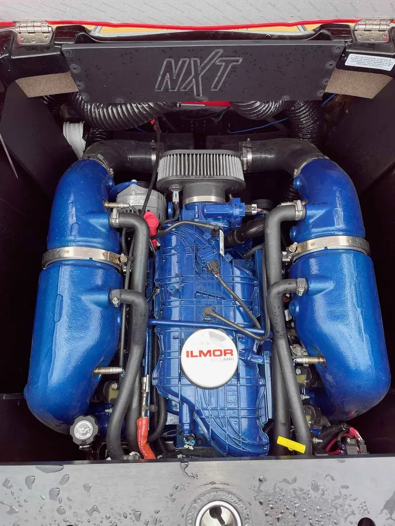 Slide: The Image of MasterCraft NXT24 2022 - 15