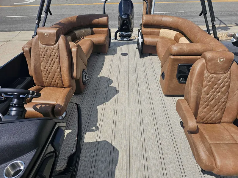Slide: The Image of Premier 270 Intrigue RF 2024 - 8