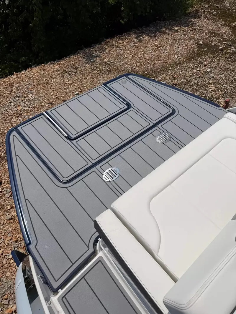Slide: The Image of Chaparral 30 Surf 2025 - 17