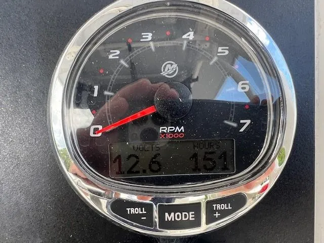 Slide: The Image of Robalo R222 Center Console 2022 tachometer displaying 12.6 volts and 151 hours. - 24