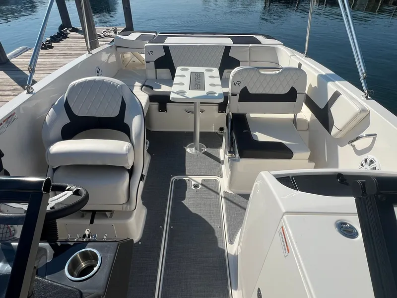 Slide: The Image of 2022 Bayliner VR6 13 - 13