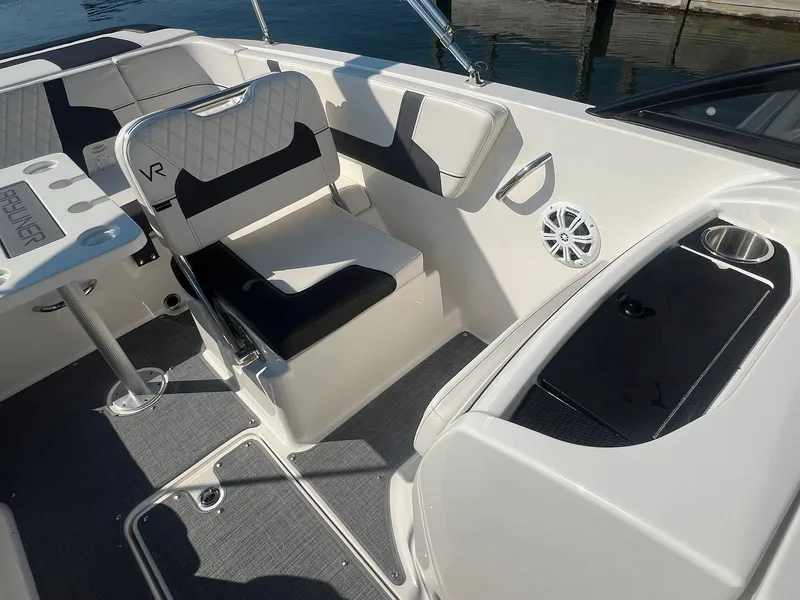 Slide: The Image of 2022 Bayliner VR6 14 - 14