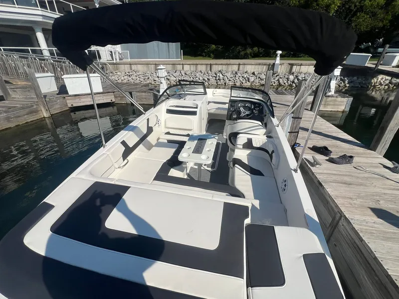 Slide: The Image of 2022 Bayliner VR6 17 - 17