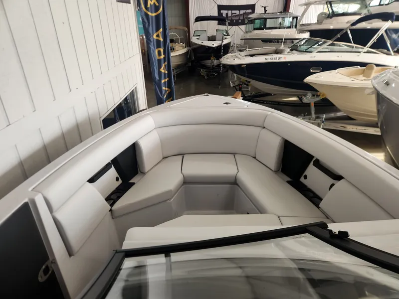 Slide: The Image of Aviara AV28 Surf 2024 - 11