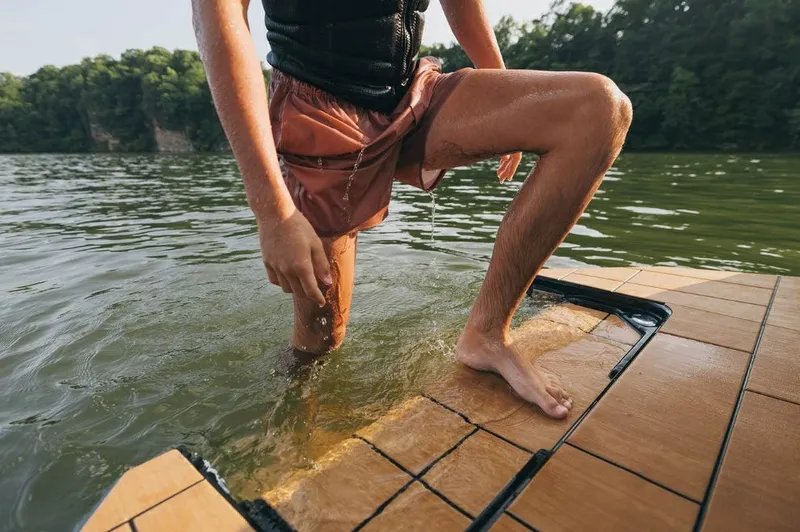 Slide: The Image of Aviara AV28 Surf 2024 - 5