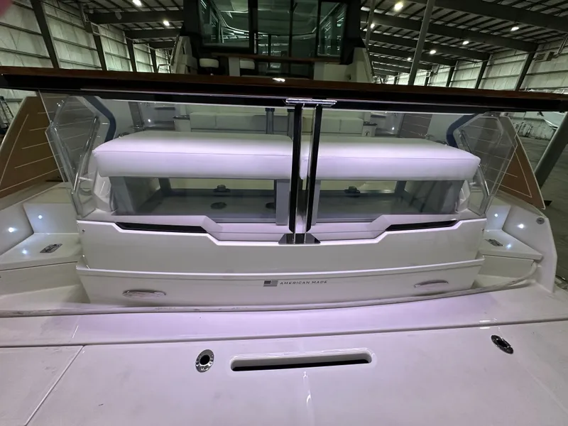 Slide: The Image of Tiara EX54 2025 - 15