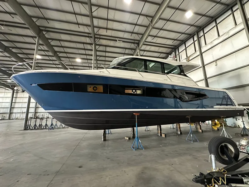 Slide: The Image of Tiara EX54 2025 - 3