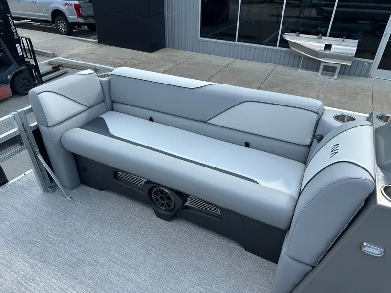 Slide: The Image of Avalon VNT RF21T 2026 - 13