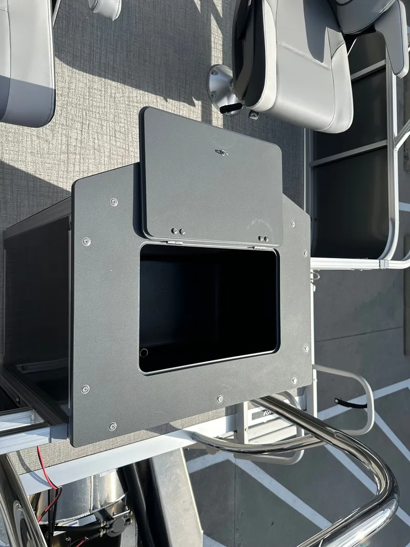 Slide: The Image of Avalon VNT RF21T 2026 - 33