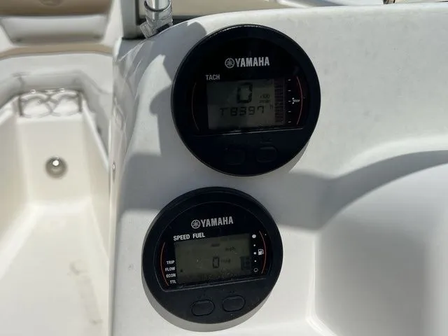 Slide: The Image of Key West 211 Dual Console 2015 - 12