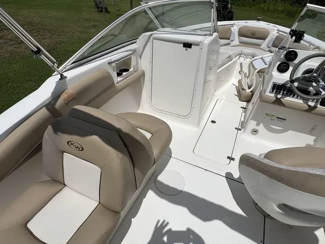 Slide: The Image of Key West 211 Dual Console 2015 - 23