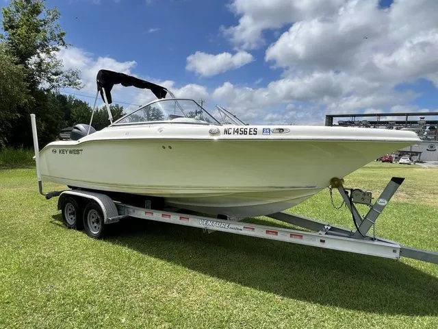 Slide: The Image of Key West 211 Dual Console 2015 - 3