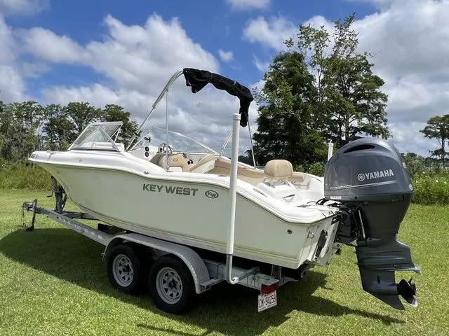 Slide: The Image of Key West 211 Dual Console 2015 - 15