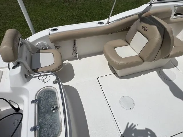 Slide: The Image of Key West 211 Dual Console 2015 - 22