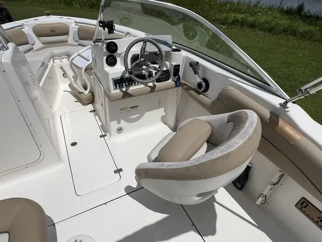 Slide: The Image of Key West 211 Dual Console 2015 - 9