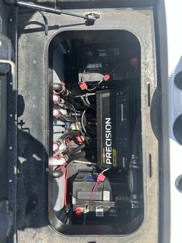 Slide: The Image of Skeeter FX21 Apex 2019 - 14