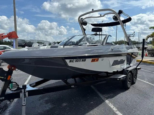 Slide: The Image of Malibu Wakesetter 20 VTX 2023 - 5