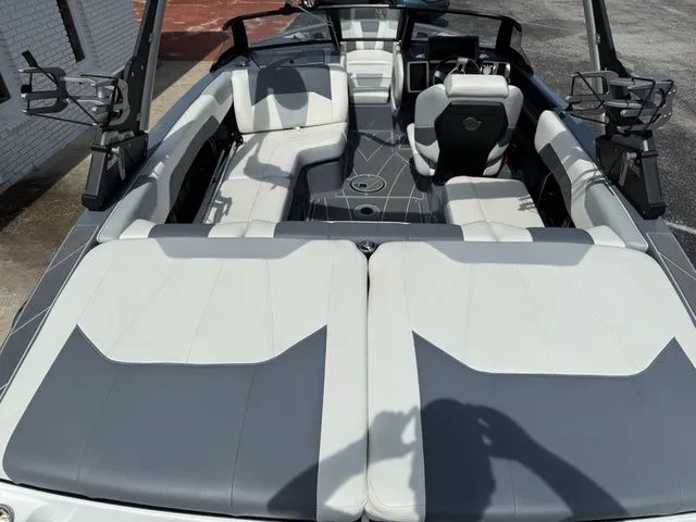 Slide: The Image of Malibu Wakesetter 20 VTX 2023 - 6