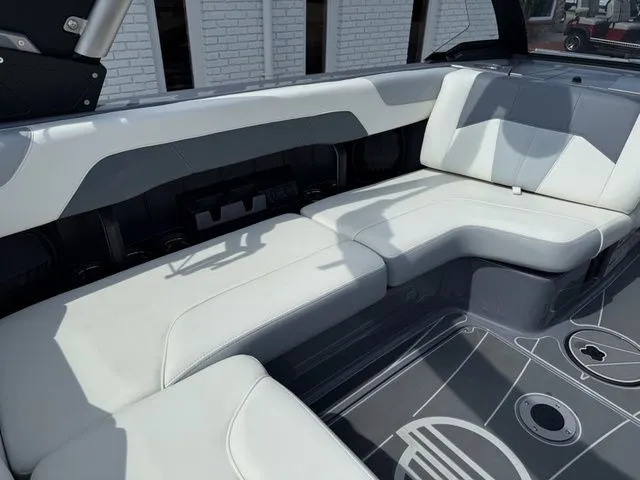 Slide: The Image of Malibu Wakesetter 20 VTX 2023 - 7