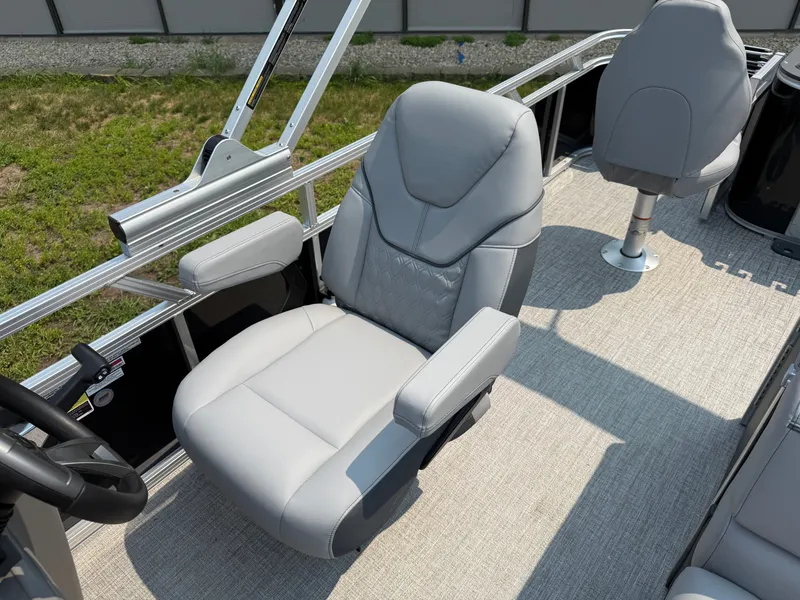 Slide: The Image of Tahoe Sport 2385 Rear Fish & Honda 4-Stroke EFI 2026 - 11