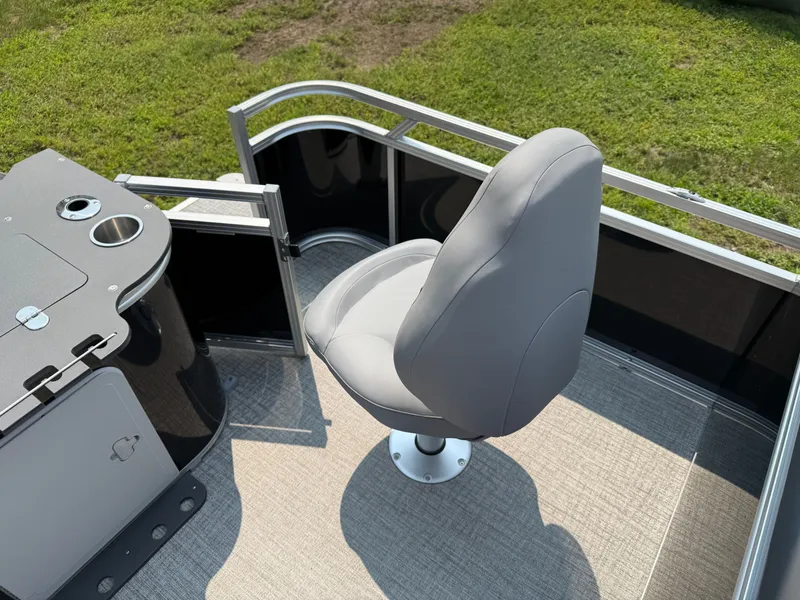 Slide: The Image of Tahoe Sport 2385 Rear Fish & Honda 4-Stroke EFI 2026 - 19