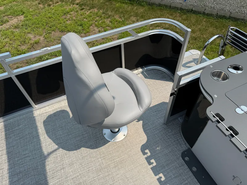 Slide: The Image of Tahoe Sport 2385 Rear Fish & Honda 4-Stroke EFI 2026 - 21