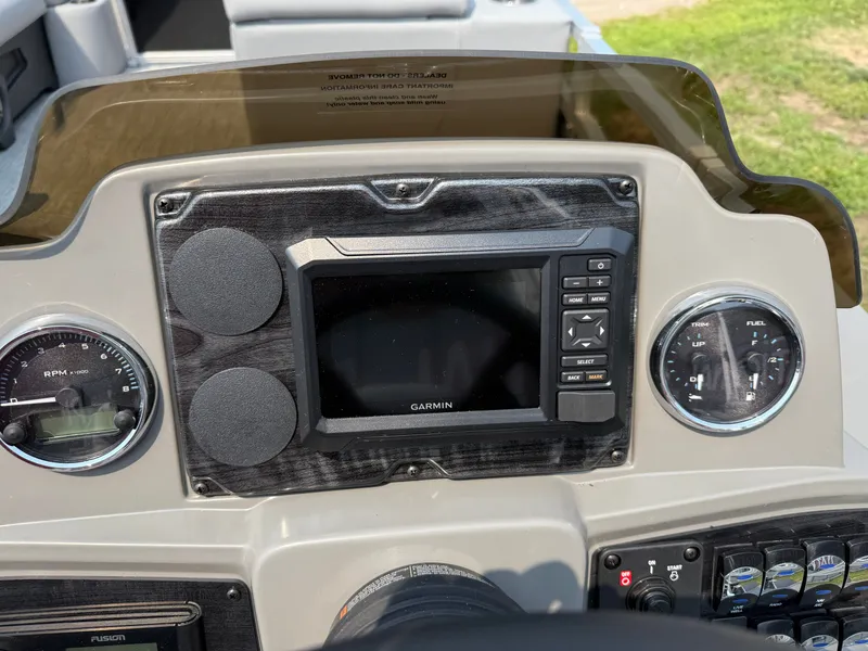 Slide: The Image of Tahoe Sport Rear Fish 2385 & 4-Stroke $33995 2026 - 14