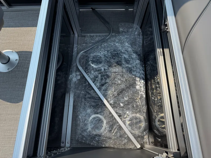 Slide: The Image of Tahoe Sport Rear Fish 2385 & 4-Stroke $33995 2026 - 18