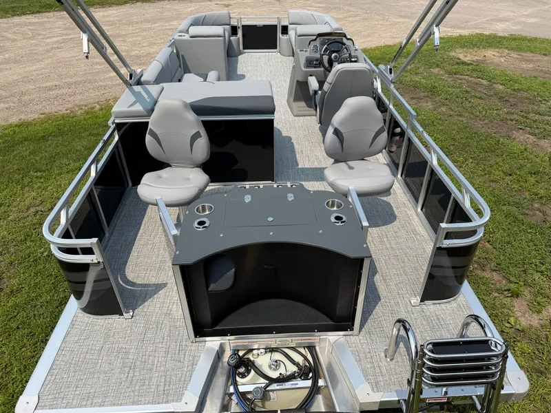 Slide: The Image of Tahoe Sport Rear Fish 2385 & 4-Stroke $33995 2026 - 5