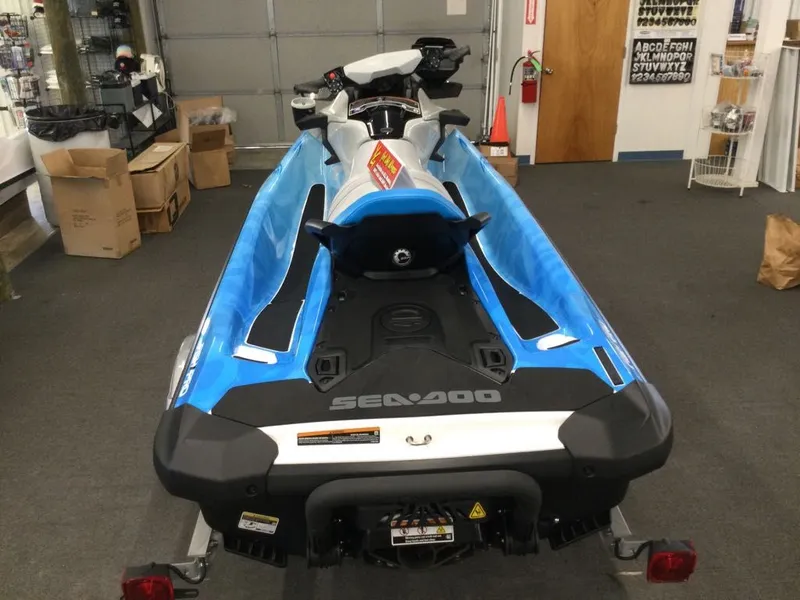 Slide: The Image of Sea-Doo FishPro Scout 130 2025 - 7