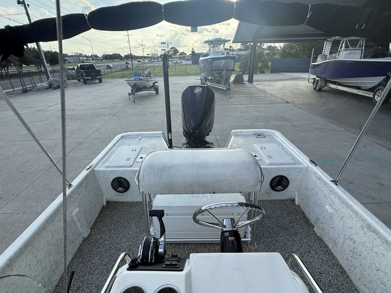 Slide: The Image of Mako 241 Center Console 2008 - 11