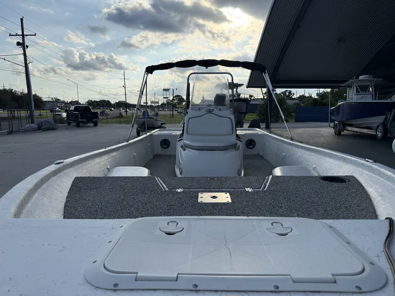 Slide: The Image of Mako 241 Center Console 2008 - 19