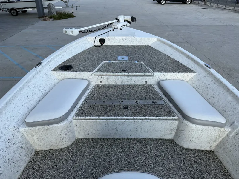 Slide: The Image of Mako 241 Center Console 2008 - 21