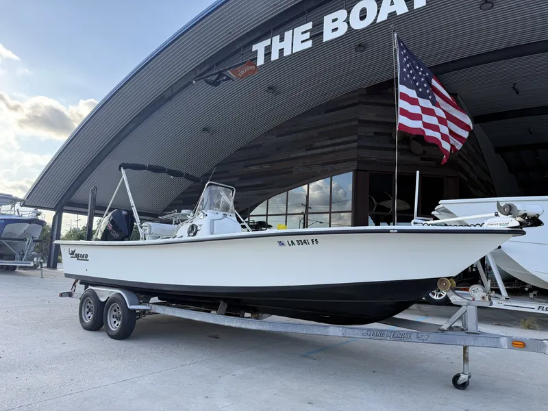 Slide: The Image of Mako 241 Center Console 2008 - 3