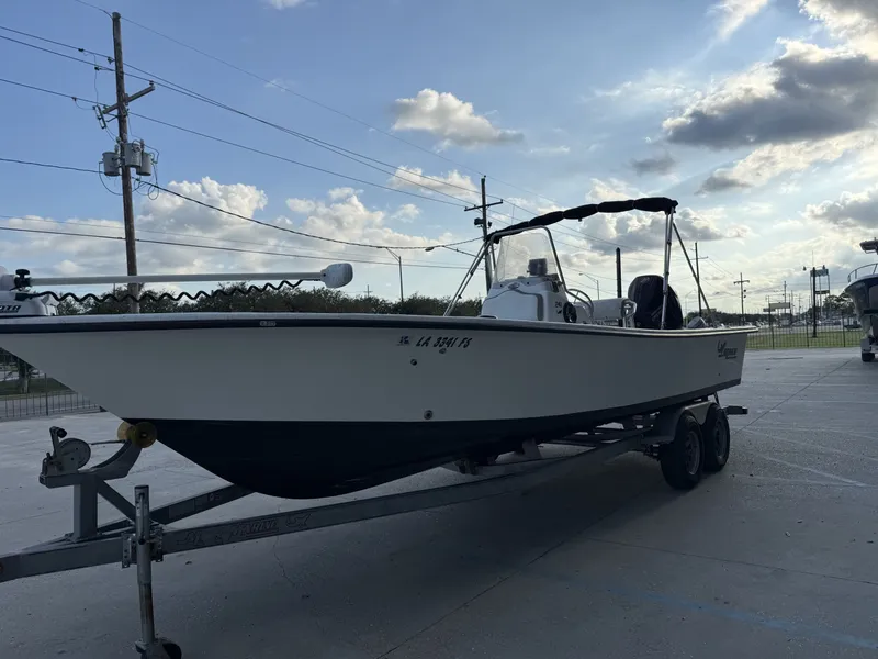 Slide: The Image of Mako 241 Center Console 2008 - 7