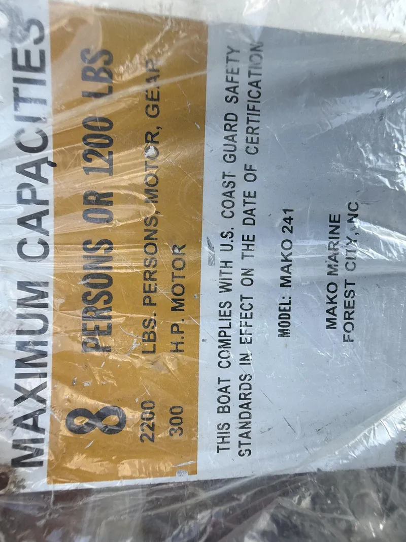 Slide: The Image of Mako 241 Center Console 2008 - 9