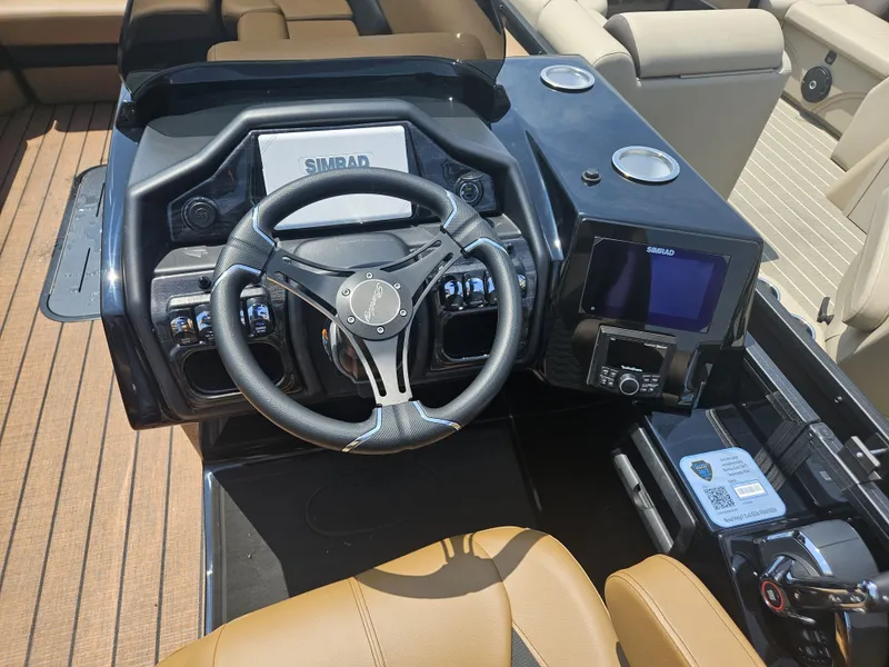 Slide: The Image of Bentley Pontoons Elite 253 Admiral 2026 - 15