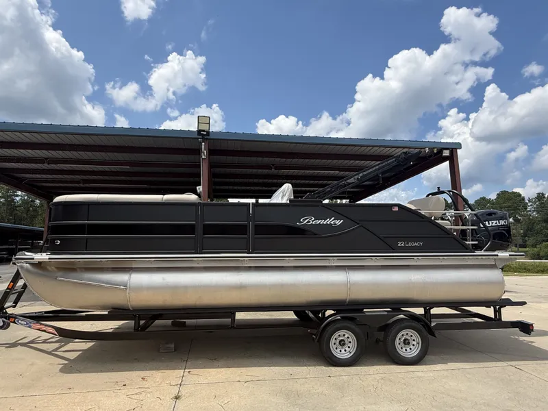 The Image of Bentley Pontoons Legacy Quad Swing Back 223 2026 - 1