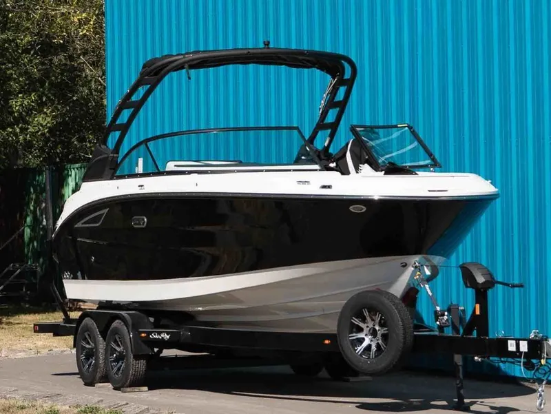 Slide: The Image of Sea Ray SDX 230 2026 - 2